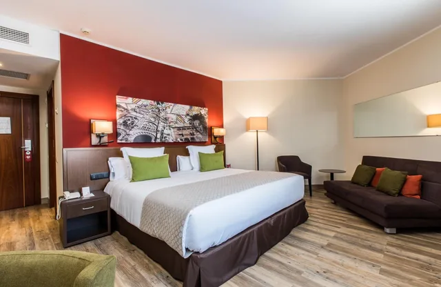 غرفة سوبيريور ثلاثية، Leonardo Hotel Barcelona Gran Via 9/10