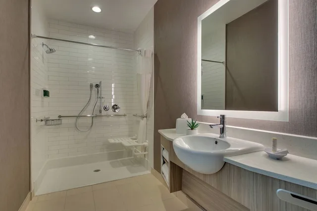 جناح بسرير كينج مع سرير سحّاب إضافي، SpringHill Suites by Marriott Gulfport I-10 4/7