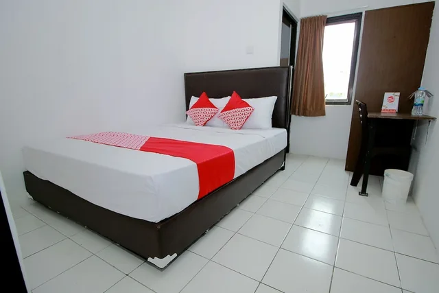 Standard, Double Bed, OYO 1678 Jati Exclusive Homestay 1/10
