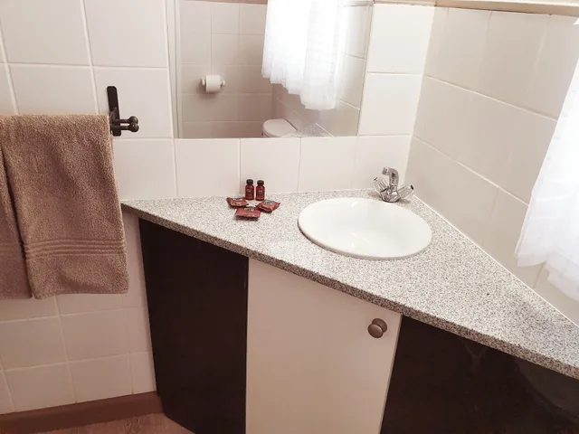 غرفة كومفورت رباعية بأربعة أسرّة بغرفتي نوم، Shingalana Guest House 4/5