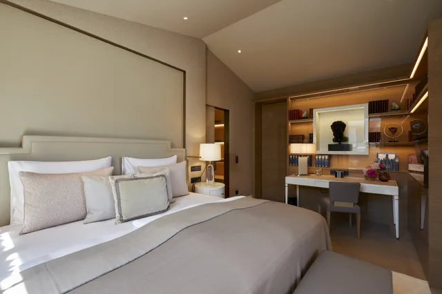 Sky, Suite, Double Bed, Hotel Sacher Salzburg 2/2