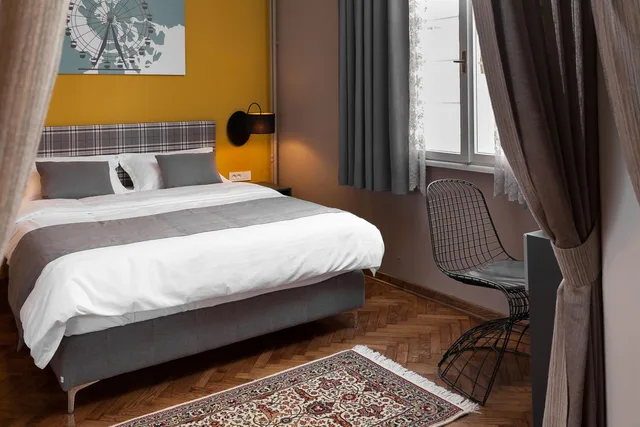 جناح جونيور بشرفة، Hotel London B&B 3/10
