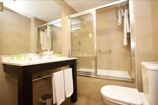 غرفة بسرير مزدوج بإطلالة على الفناء، Don Pepe Hotel - Adults Only 3/3