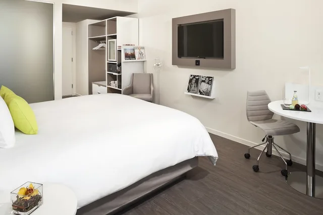 Innside, King Bed، INNSiDE New York NoMad 2/6