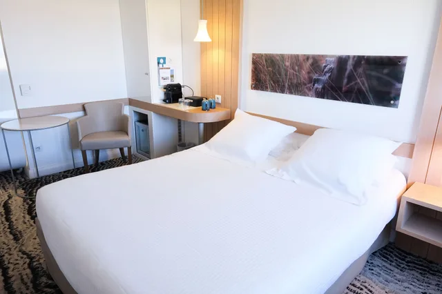 Superior, Queen Bed, Pool Access، Thalazur Ouistreham 4/9