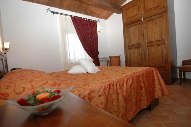 Family Suite, Double and Twin Beds, Colleverde Country House Beauty and Wellness 2/3