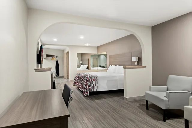 غرفة سوبيريور بسرير كينج بحوض جاكوزي، OYO Hotel Stafford TX I-69 North 2/3