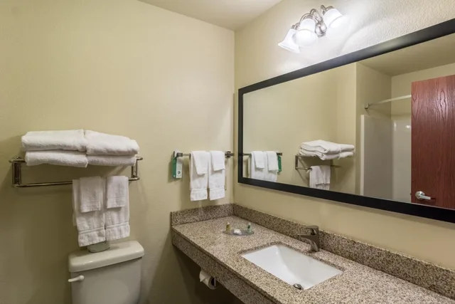 استوديو عائلي، Cobblestone Hotel and Suites Torrington 9/9
