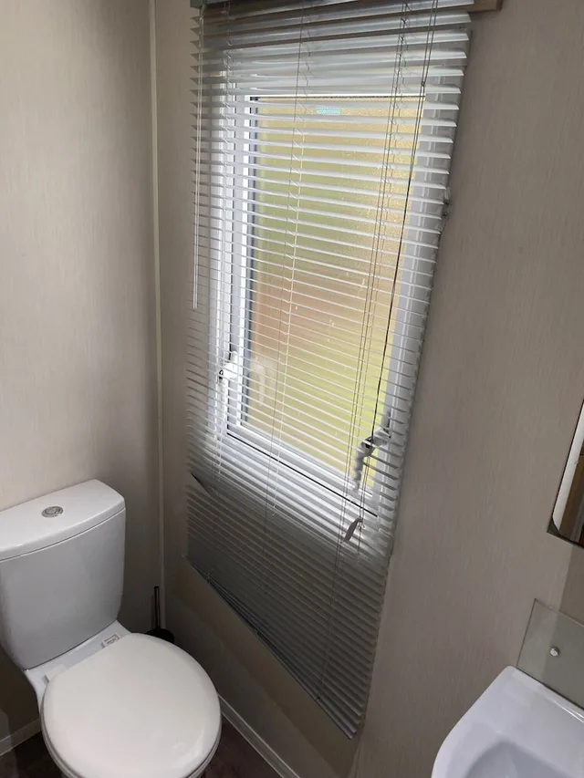 Mobile Home, Deluxe, 1 Double and 4 Single Beds، Gullivers Hotel 6/6