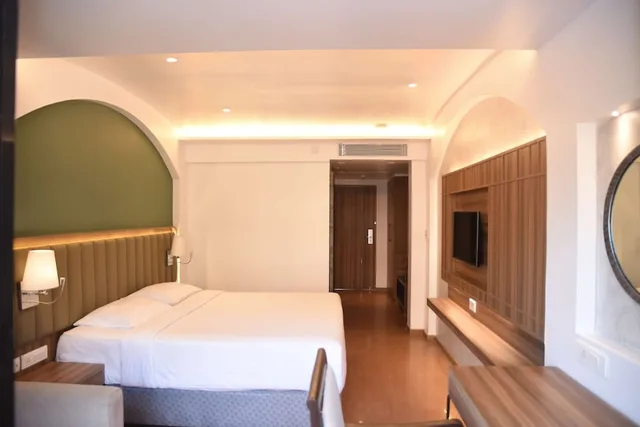 غرفة ديلوكس بسرير كينج بإطلالة على المسبح، Park Inn By Radisson Goa Candolim 4/10