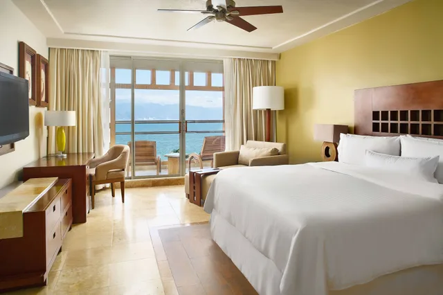 جناح بانورامي بسرير كينج بإطلالة على البحر مع أريكة، WESTIN RESORT AND SPA PUERTO VALLARTA 2/7