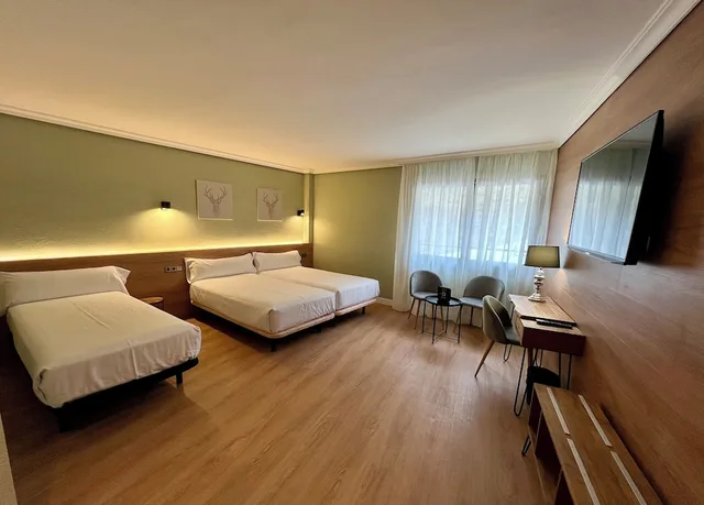 غرفة عائلية بثلاثة أسرّة، HOTEL IMPERIAL(ex. HUSA IMPERIAL) 1/8
