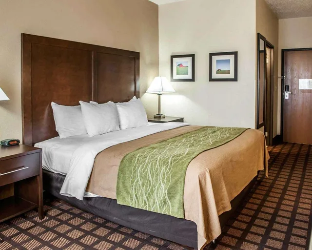 غرفة بسرير كينج، Baymont by Wyndham Richmond I-70 1/3