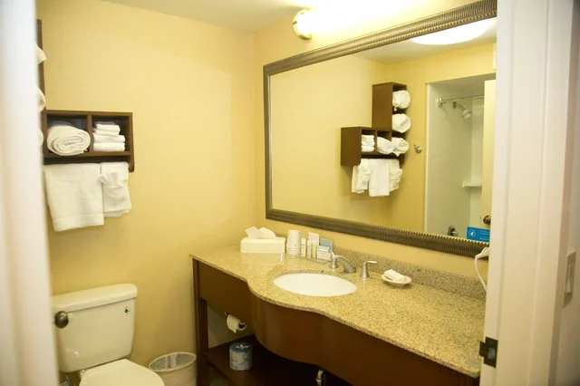 غرفة بسريرين كوين لغير المدخنين، Hampton Inn Alpharetta Roswell Ga 10/10