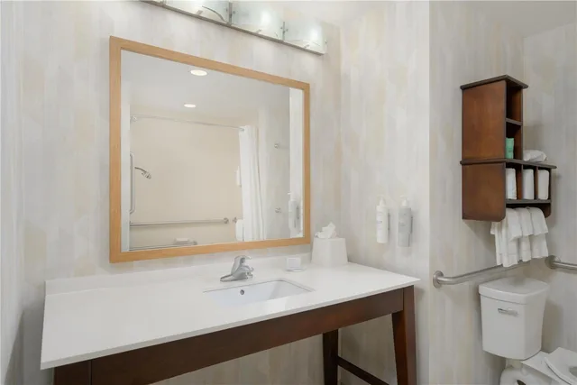 جناح استوديو بسرير كينج مع أريكة لذوي الإعاقة، Hampton Inn & Suites Chattanooga/Hamilton Place 2/2