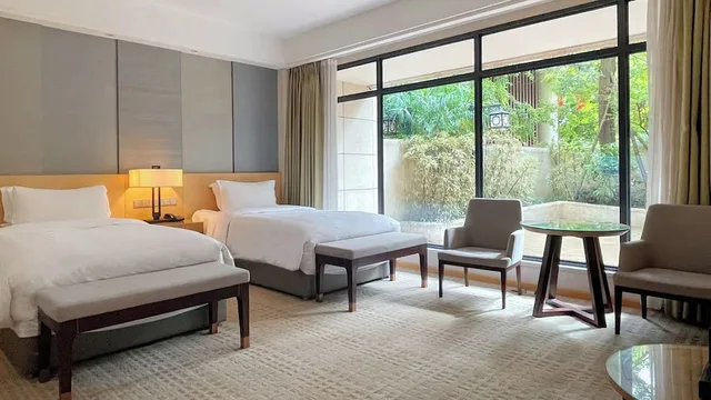غرفة كلاسيكية بسرير فردي، INTERCONTINENTAL HEILONG LAKE 1/7