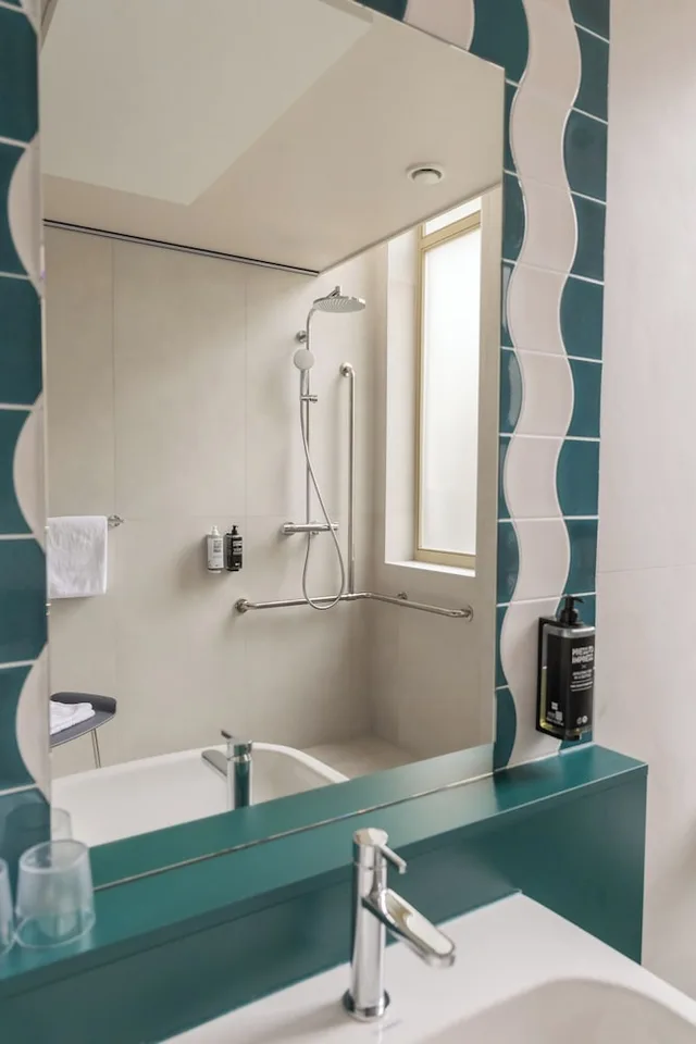 غرفة بريميوم بسرير مزدوج لذوي الإعاقة، ibis Styles Brugge Centrum 4/4