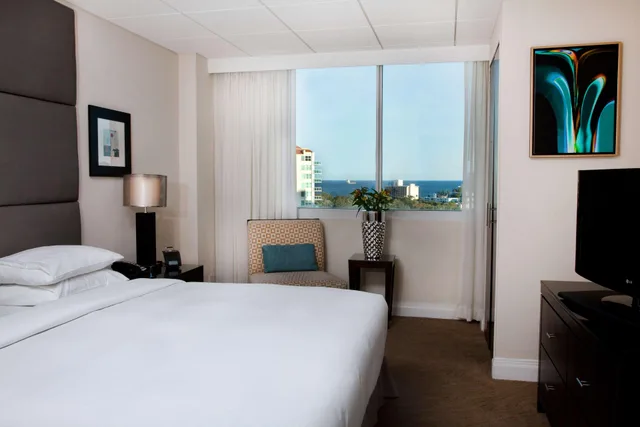 Suite, King Bed, Intracoastal View, Balcony, Large، GALLERYone - a DoubleTree Suites by Hilton Hotel 1/1