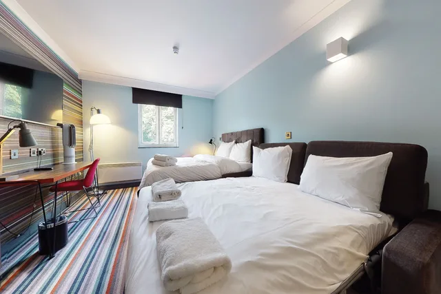 Family, Double and Twin Beds, Two Extra Beds، Village Leeds North Hotel Leisure Club 2/5
