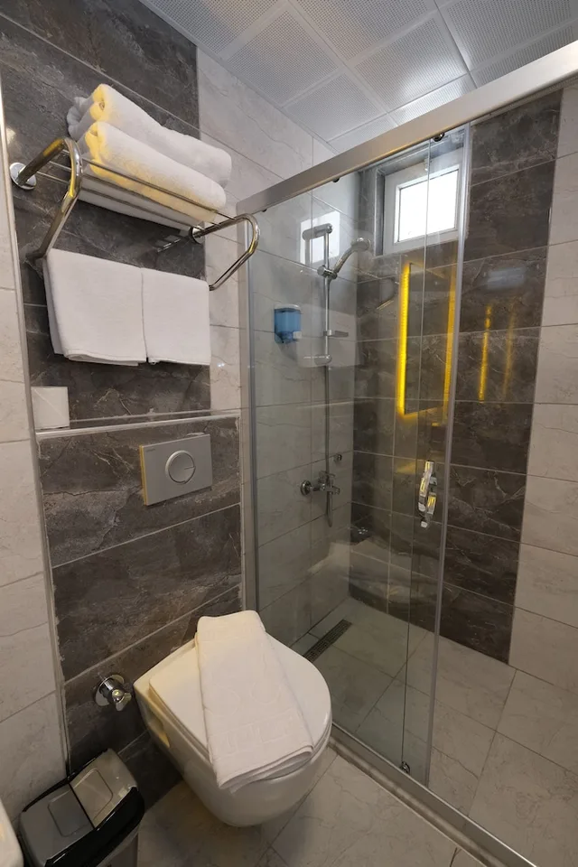 2 Bedrooms, Family, Quadruple, 1 Double and 3 Single Beds، Alanya Risus Park Hotel 6/7