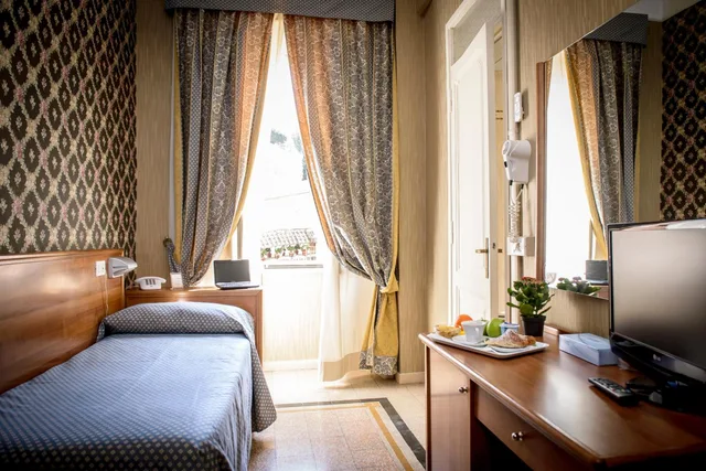 Room, Single, Hotel Emmaus 3/13