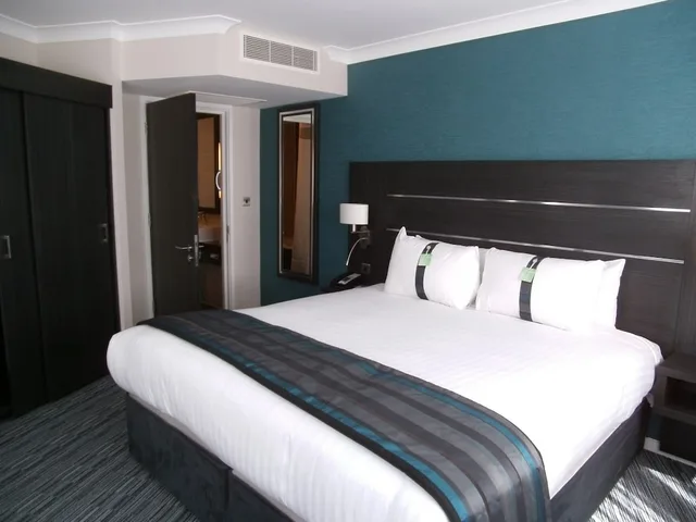 جناح جونيور بسرير كينج مع أريكة، Holiday Inn London Gatwick Worth 1/3