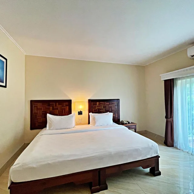 غرفة بسرير كينج بإطلالة على المسبح، Sokha Palace Siem Reap Hotel 1/9