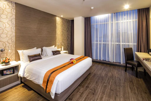 جناح جونيور بسرير كينج، Oria Hotel 1/4