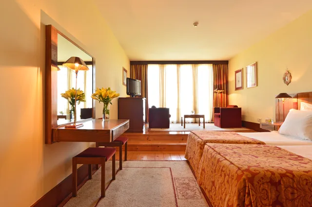 غرفة كلاسيكية عائلية بسرير مزدوج، Pousada Mosteiro De Guimaraes - Monument Hotel 2/4