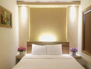 غرفة قياسية بسرير مزدوج، D Calia Tarakan Hotel 1/1