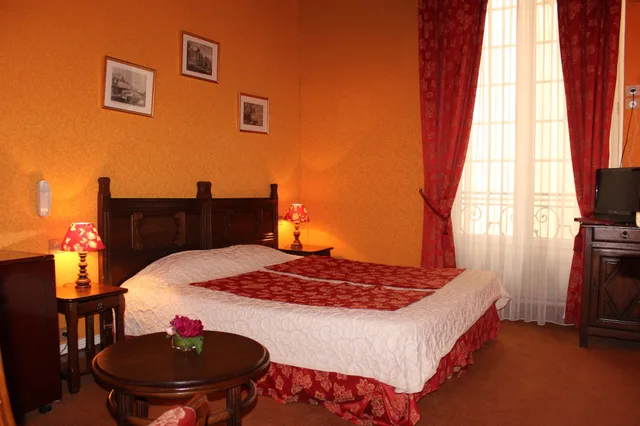Charming, Double Bed، HOTEL DE LA BRETONNERIE 2/10
