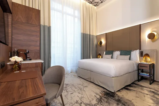 جناح جونيور بسرير كينج بشرفة، InterContinental Paris - Champs-Elysees Etoile 3/5