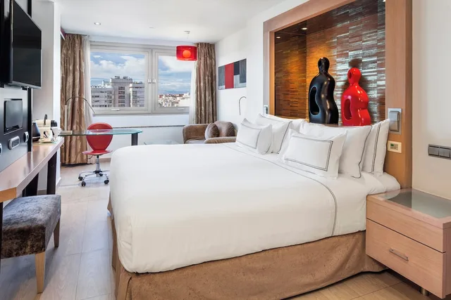 The Level, Junior Suite, King Bed, Panoramic View، Melia Madrid Princesa Hotel 2/10