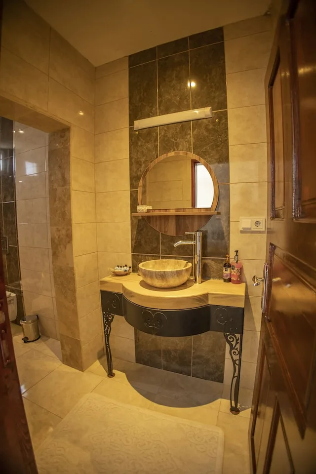 غرفة ثلاثية بسرير كينج بشرفة، Soleado Capadocia Hotel 6/6