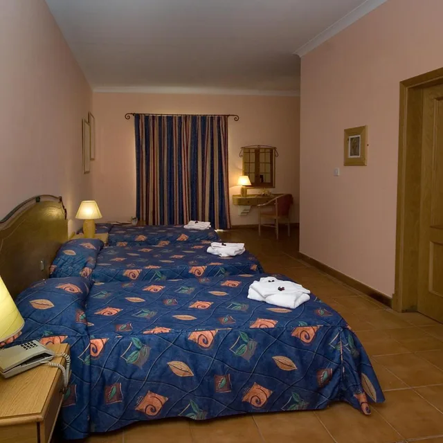 غرفة ثلاثية بسرير فردي بشرفة، Soreda Hotel 4/5