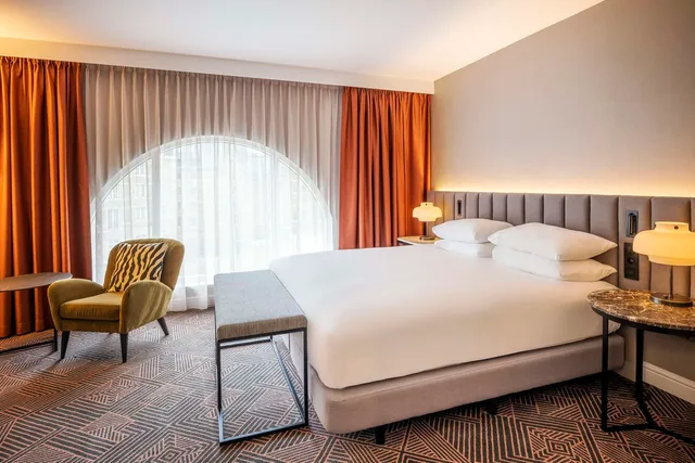 غرفة بسرير كوين، Hilton Brussels Grand Place 2/4