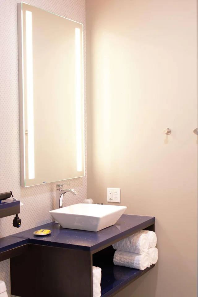 غرفة بسريرين كوين، Glo Best Western Dawley Farms In Sioux Falls 9/10