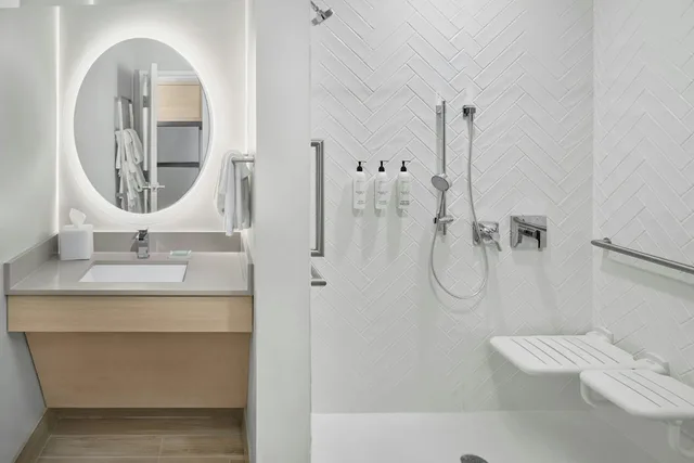 جناح استوديو بسريرين كوين لذوي الإعاقة، TownePlace Suites by Marriott Lansing North 4/5