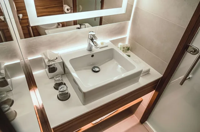 غرفة ديلوكس بسرير كينج، Courtyard By Marriott Tampere City 4/4
