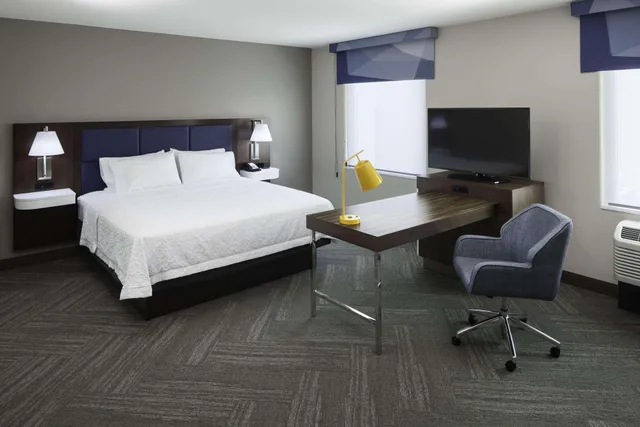 استوديو بسرير كينج مع أريكة لذوي الإعاقة، Hampton Inn Suites Phoenix Downtown 1/2