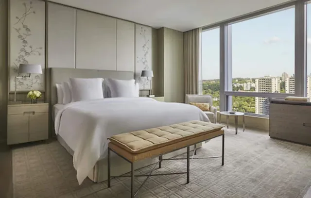 Yorkville, Suite, King Bed، Four Seasons Hotel Toronto 1/5