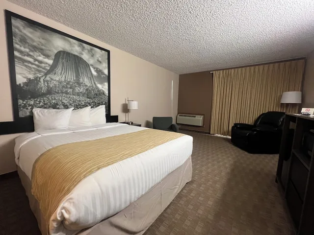غرفة قياسية بسرير كوين، Super 8 By Wyndham Sturgis 1/7