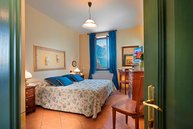 غرفة كلاسيكية بإطلالة على البحيرة في الملحق، Boutique Hotel Villa Sostaga 9/10