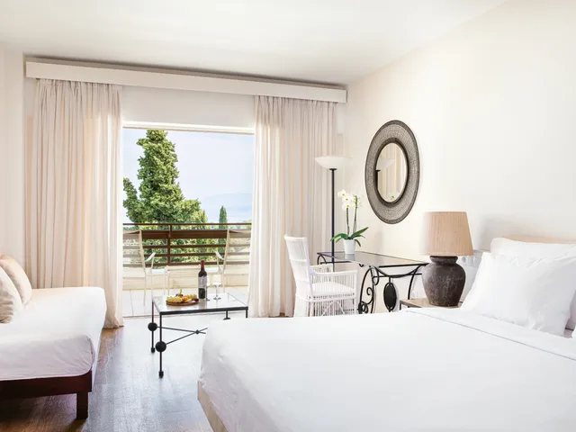 غرفة سوبيريور بإطلالة على البحر بشرفة، Grecotel Daphnila Bay 1/2