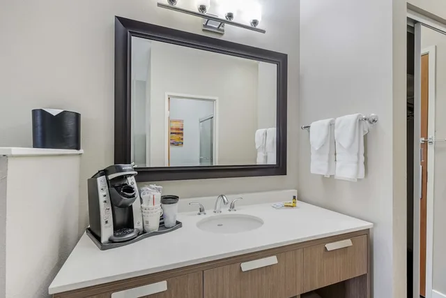 غرفة قياسية بسريرين كوين، Best Western Plus Peppertree Inn At Omak 6/7