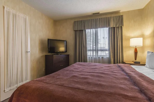 جناح، Residence Inn by Marriott Laval 1/2