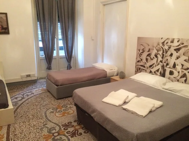 غرفة رباعية بسرير كوين وسريرين منفصلين، Guest House Roma 4/6