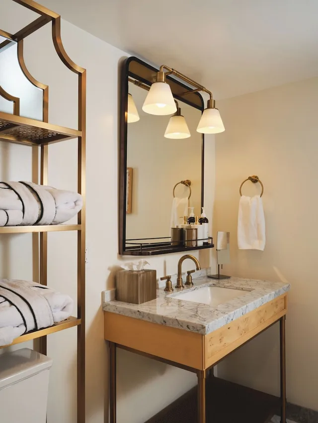 جناح بسريرين كينج بغرفتي نوم مع أريكة، Viking Hotel 3/3
