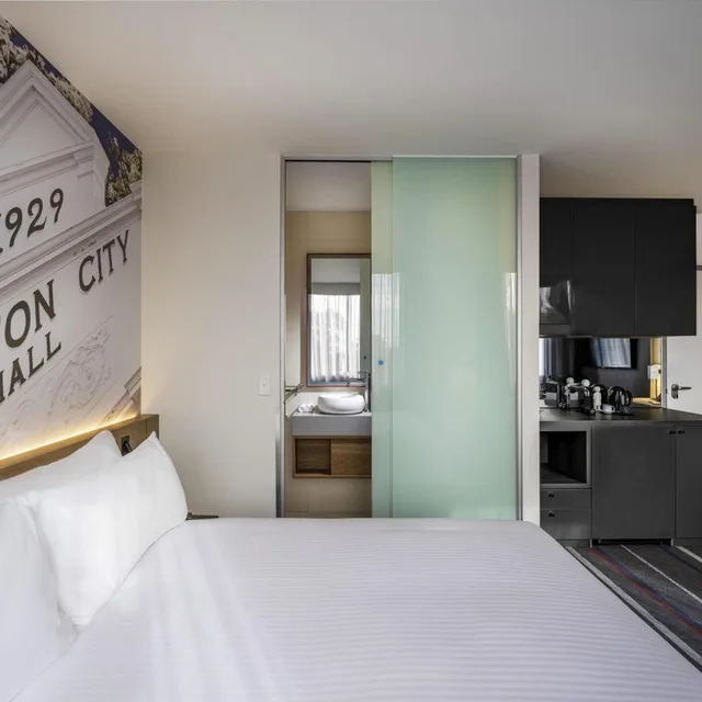 غرفة سوبيريور بسرير كينج وسرير كوين، Novotel Melbourne Preston 2/8