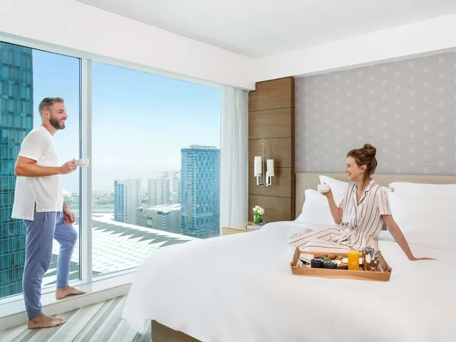 جناح ديلوكس بسرير كينج مع دخول صالة النادي، Pullman Doha West Bay 5/6